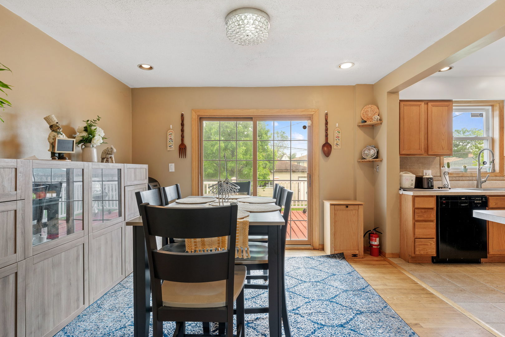 7217 West 57th Street Summit, IL 60501 - Photo 4 of 17