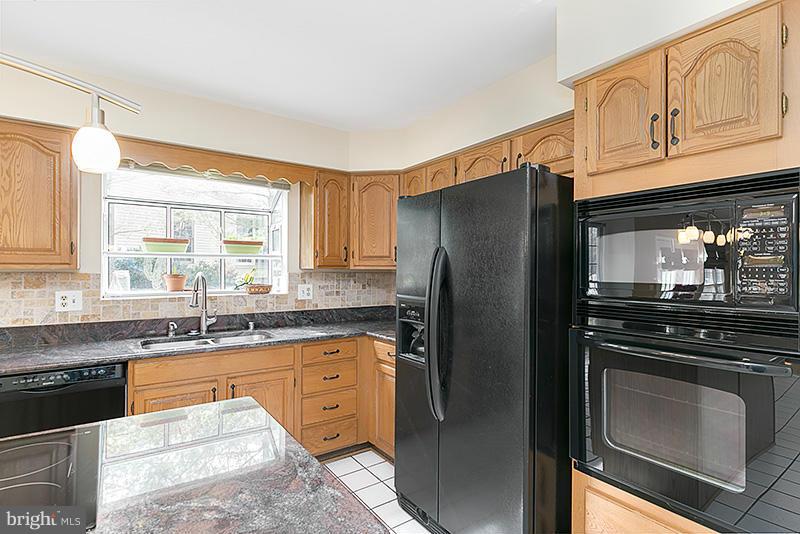 8006 Craddock Road Greenbelt, MD 20770 - Photo 12 of 30 Kitchen