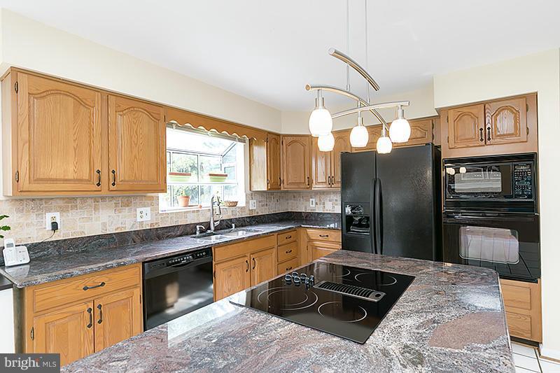 8006 Craddock Road Greenbelt, MD 20770 - Photo 13 of 30 Kitchen