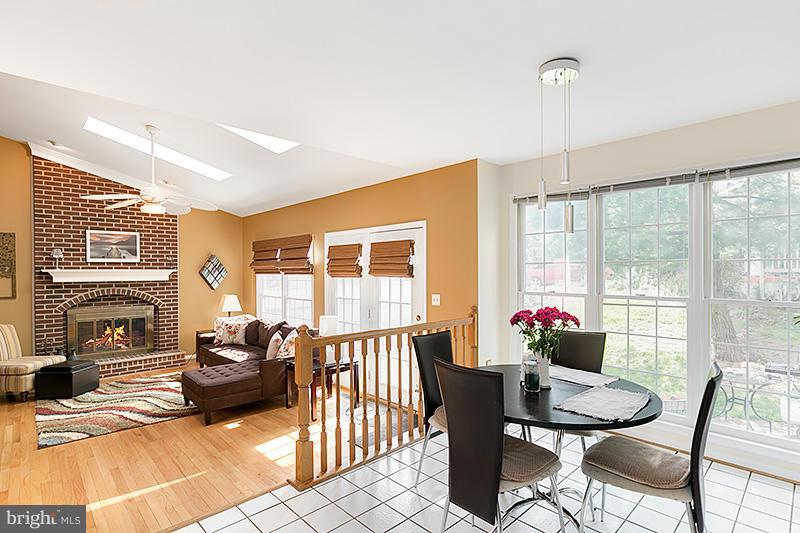 8006 Craddock Road Greenbelt, MD 20770 - Photo 14 of 30 Living Room