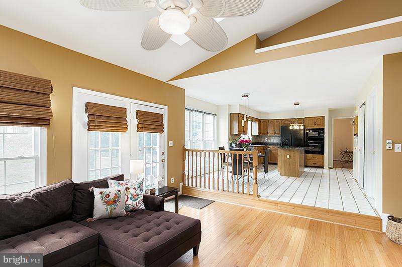 8006 Craddock Road Greenbelt, MD 20770 - Photo 17 of 30 Living Room
