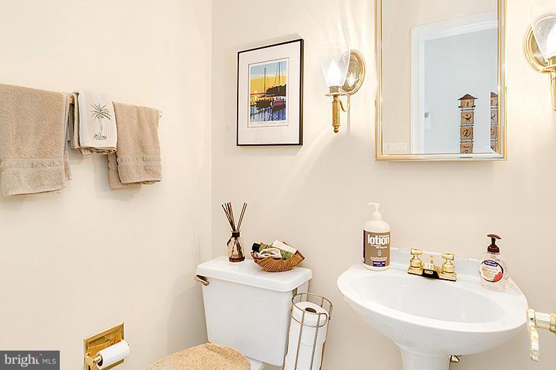 8006 Craddock Road Greenbelt, MD 20770 - Photo 27 of 30 Bath