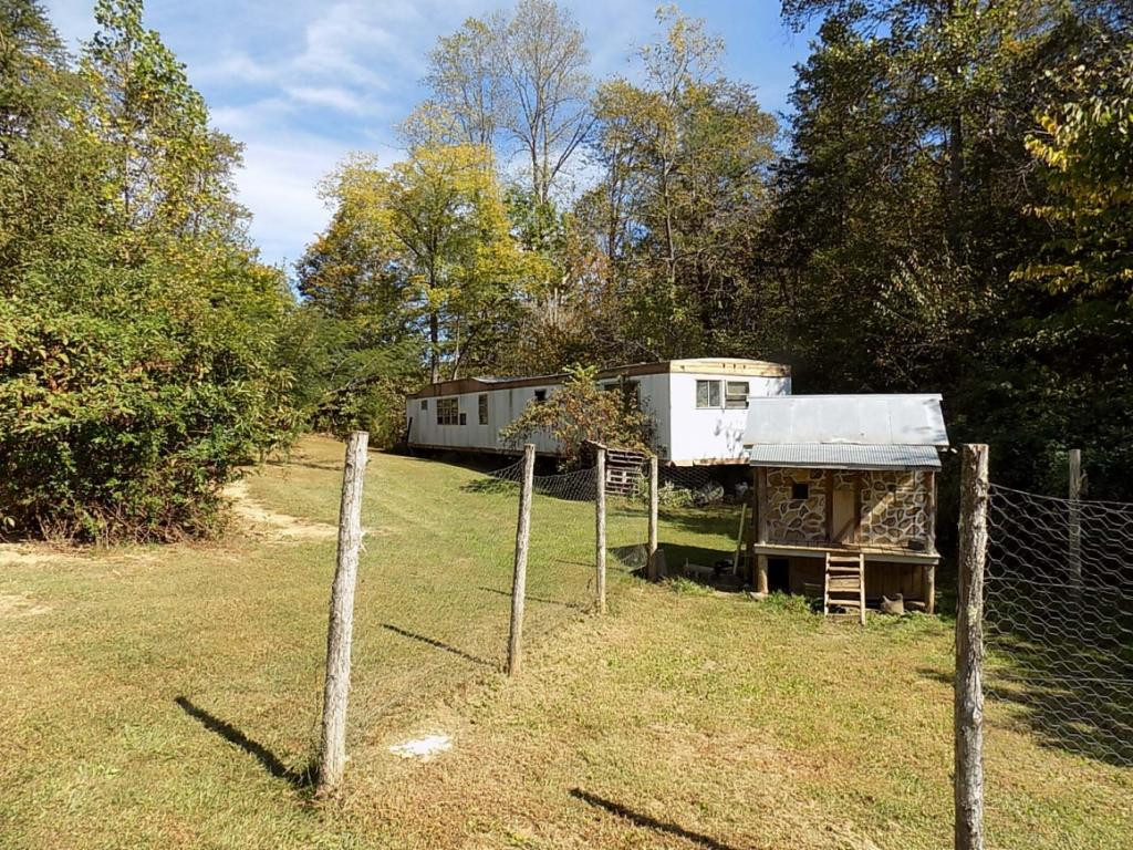 119 Pumpkin Valley Road Eidson, TN 37731 - Photo 6 of 12 Photo 6