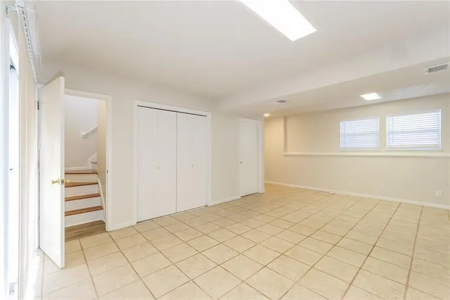 $2,235 | 1609 Johnston Drive, Raymore, MO 64083