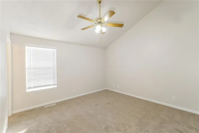 $2,235 | 1609 Johnston Drive, Raymore, MO 64083