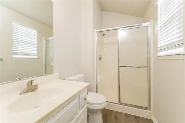 $2,235 | 1609 Johnston Drive, Raymore, MO 64083