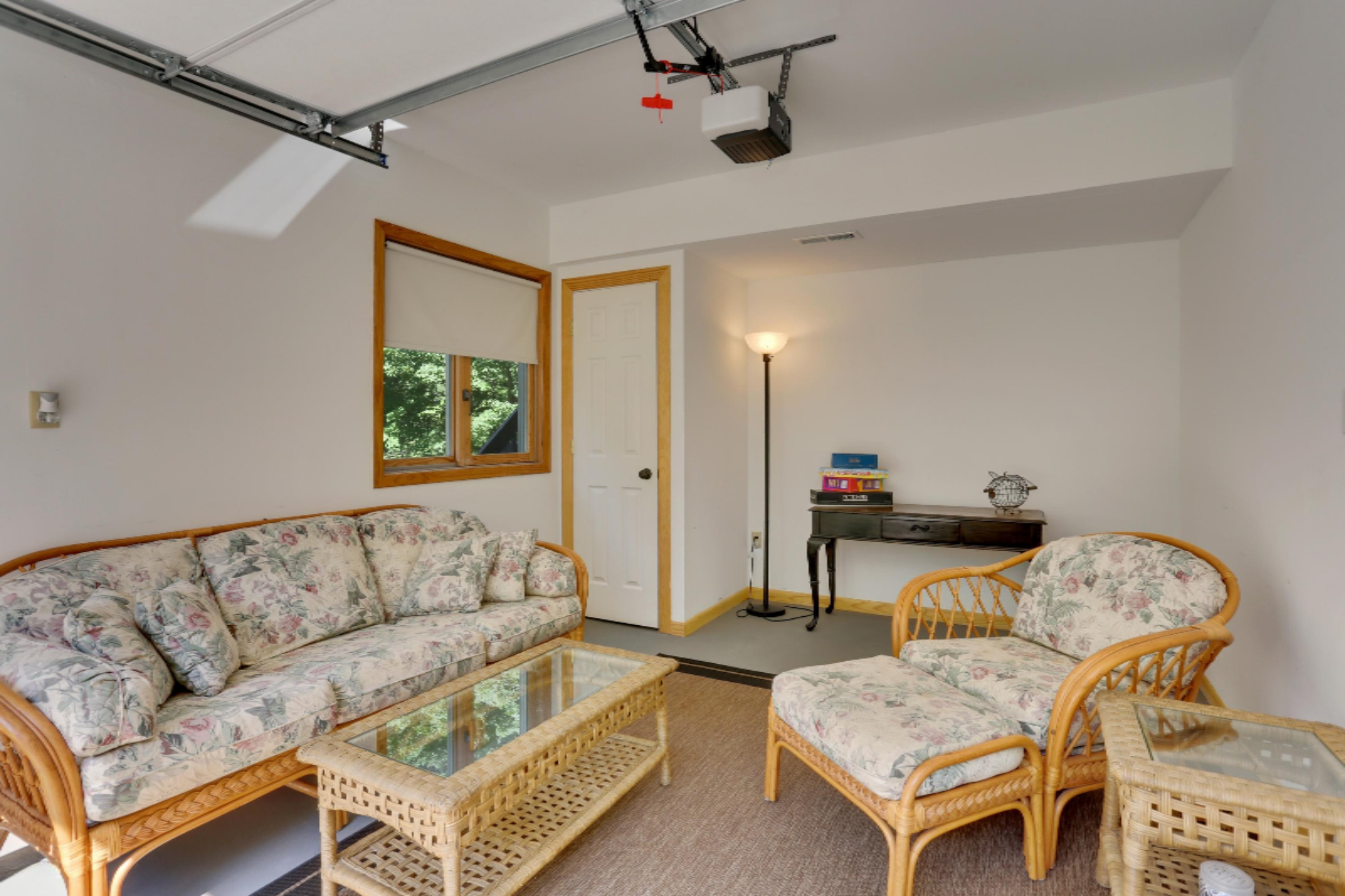 8111 Kruger Road Three Oaks, MI 49128 - Photo 22 of 32 22_8111KrugerRd_52_GuestHouseFamilyRoom_