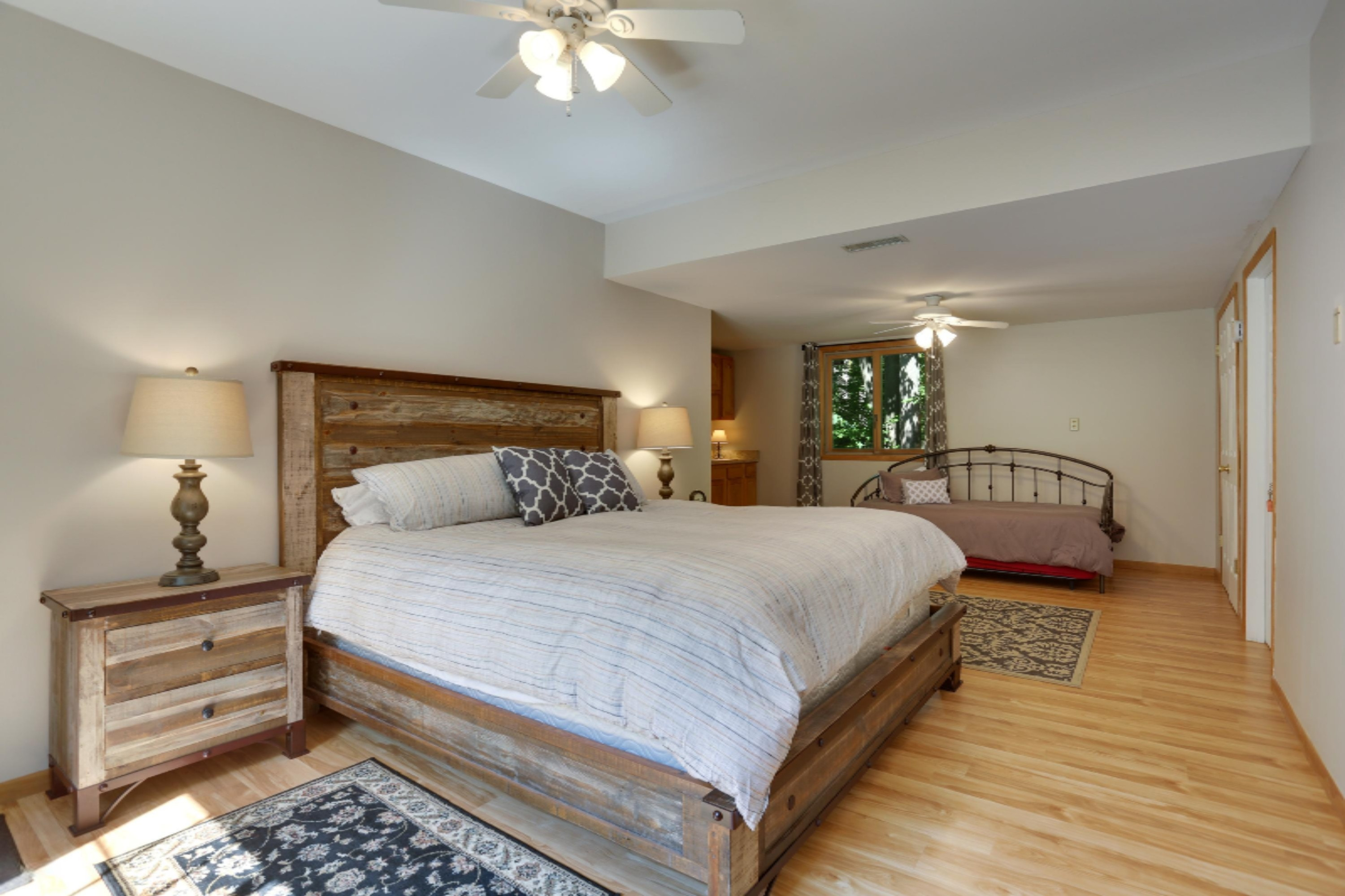 8111 Kruger Road Three Oaks, MI 49128 - Photo 24 of 32 14_8111KrugerRd_313_GuestSuite_HiRes