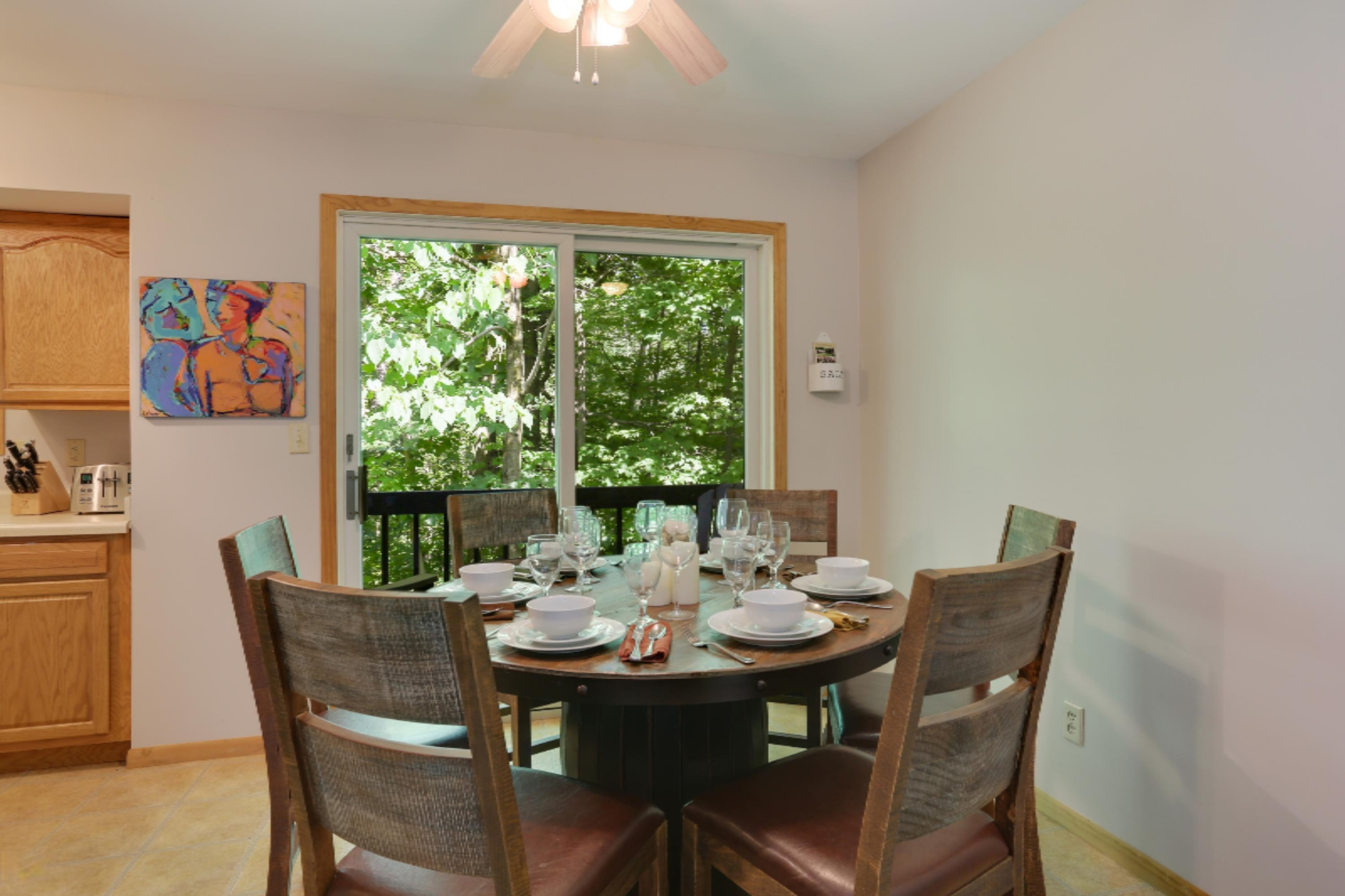 8111 Kruger Road Three Oaks, MI 49128 - Photo 28 of 32 23_8111KrugerRd_51_GuestHouseDiningRoom_
