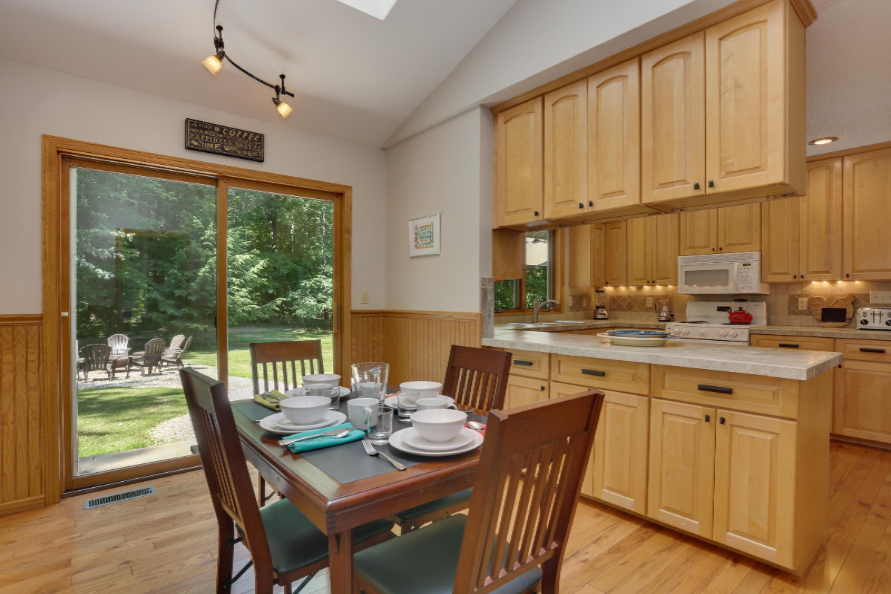 8111 Kruger Road Three Oaks, MI 49128 - Photo 6 of 32 05_8111KrugerRd_358_BreakfastArea_HiRes