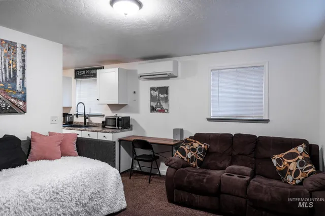 $319,000 | 271 Northwest 7th Street, Ontario, OR 97914