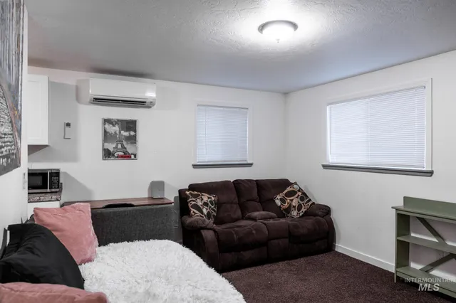 $319,000 | 271 Northwest 7th Street, Ontario, OR 97914