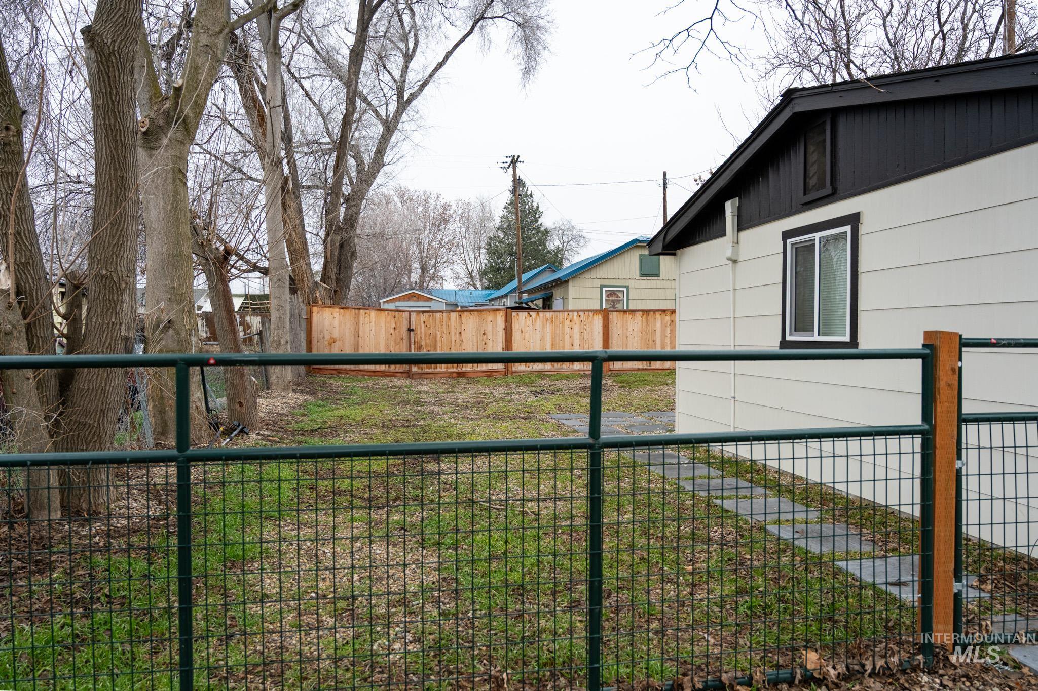 271 Northwest 7th Street Ontario, OR 97914 - Photo 25 of 32