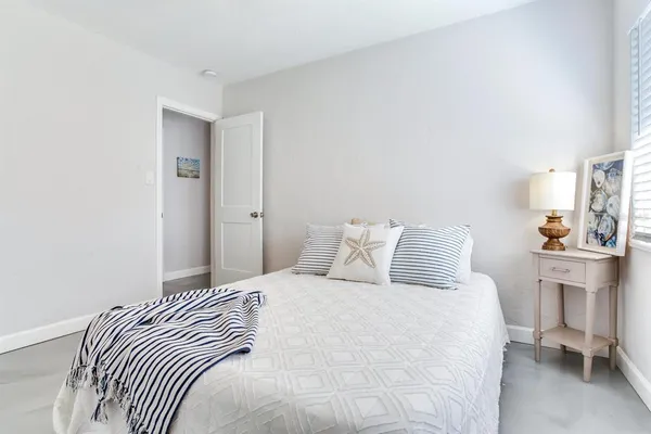 $2,300 | 508 129th Avenue East, Madeira Beach, FL 33708