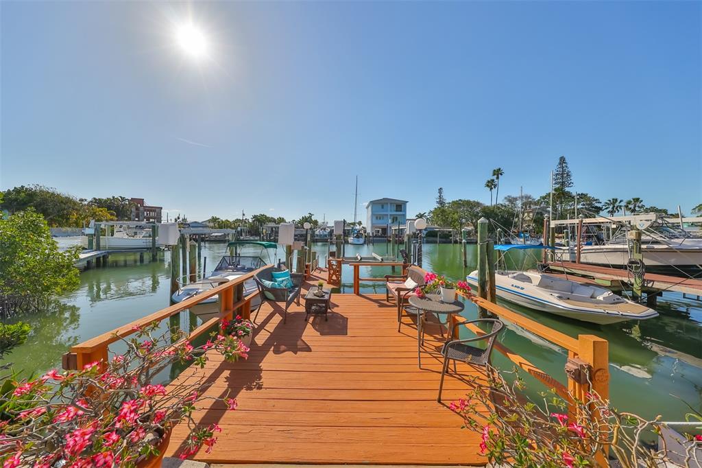 508 129th Avenue East Madeira Beach, FL 33708 - Photo 29 of 42