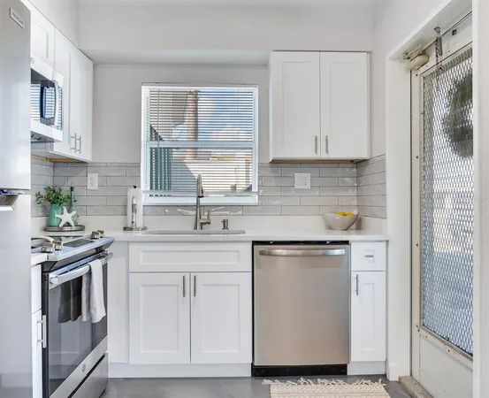 $2,300 | 508 129th Avenue East, Madeira Beach, FL 33708