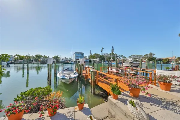 $2,300 | 508 129th Avenue East, Madeira Beach, FL 33708