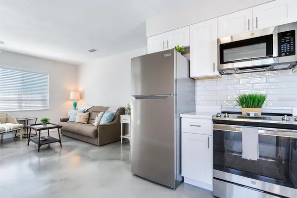 $2,300 | 508 129th Avenue East, Madeira Beach, FL 33708