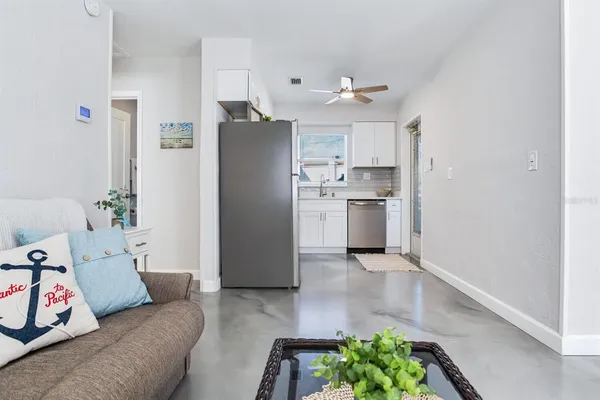 $2,300 | 508 129th Avenue East, Madeira Beach, FL 33708