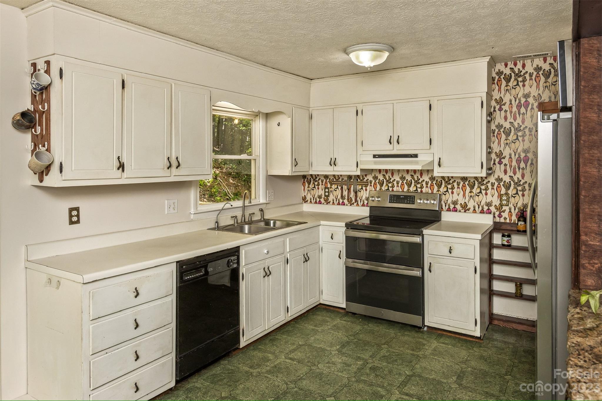 38 Boxturtle Road Candler, NC 28715 - Photo 7 of 41 Gallery Image 7