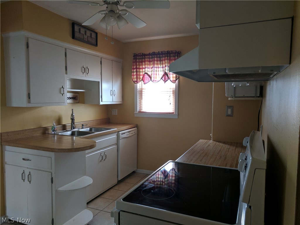5610 Ackley Road Parma, OH 44129 - Photo 4 of 12