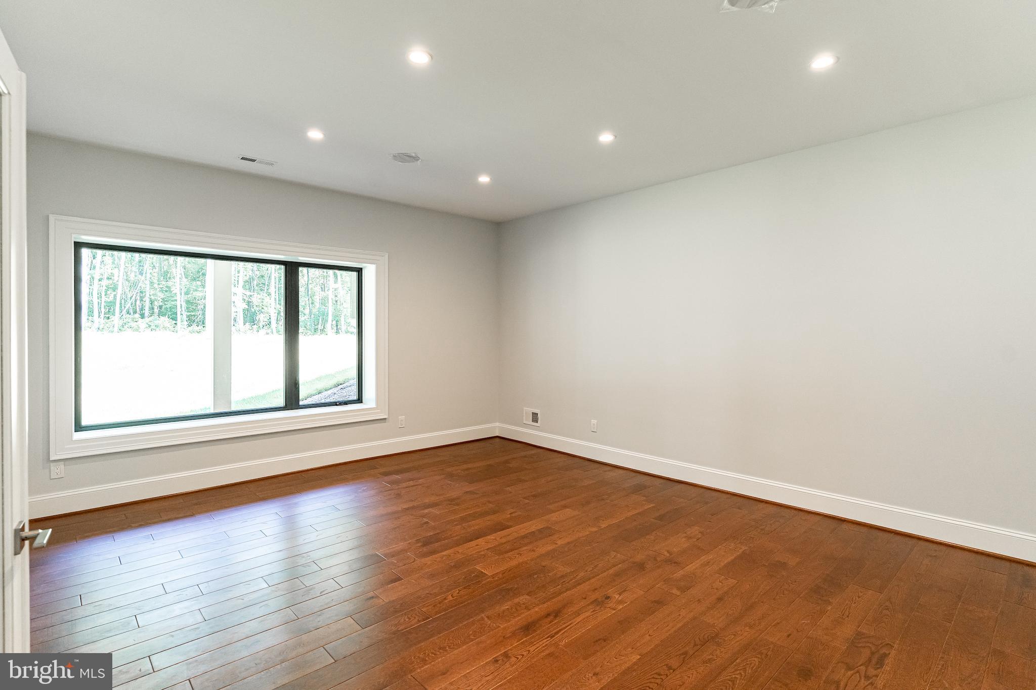 2035 Hunter Mill Road Vienna, VA 22181 - Photo 103 of 123