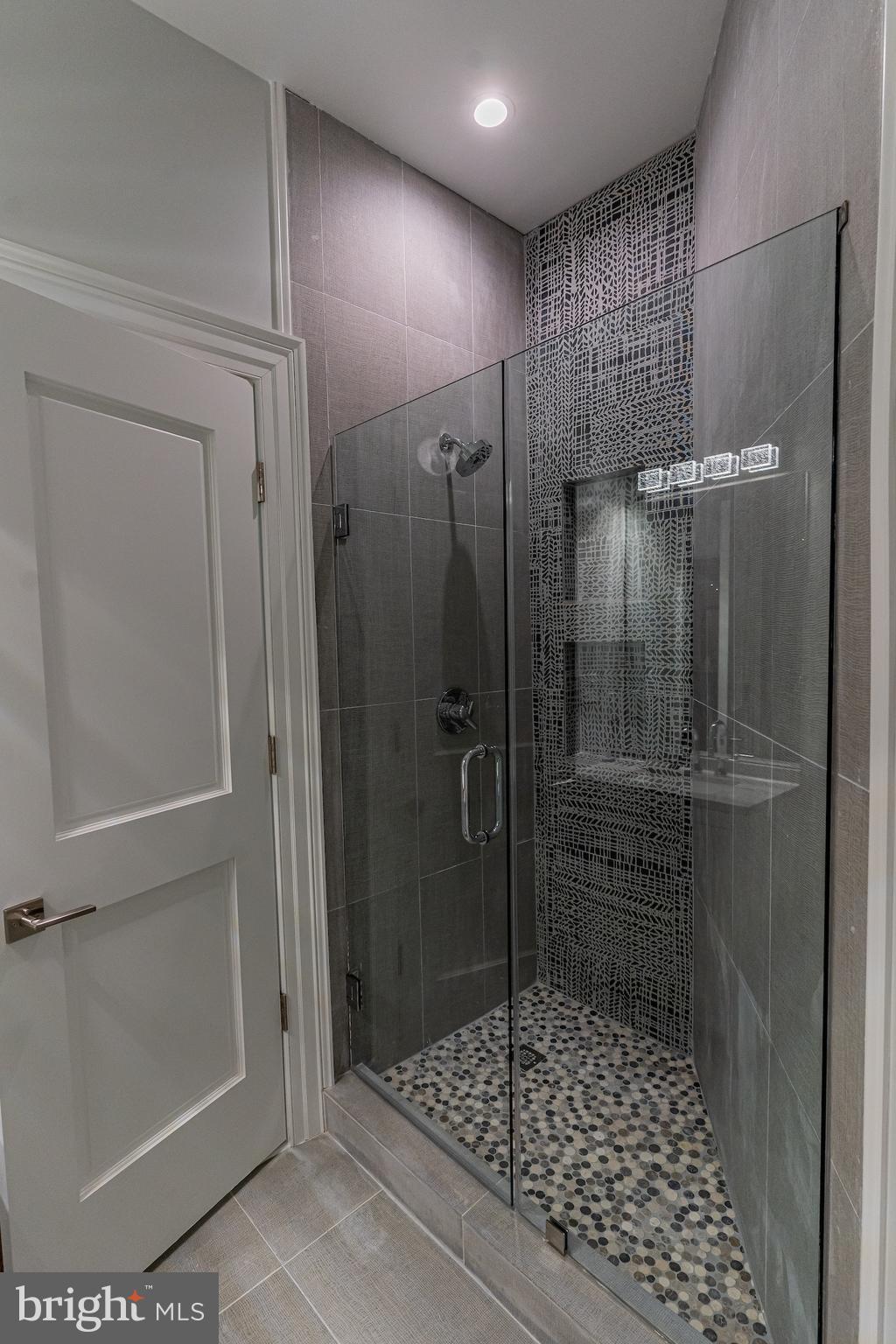 2035 Hunter Mill Road Vienna, VA 22181 - Photo 111 of 123