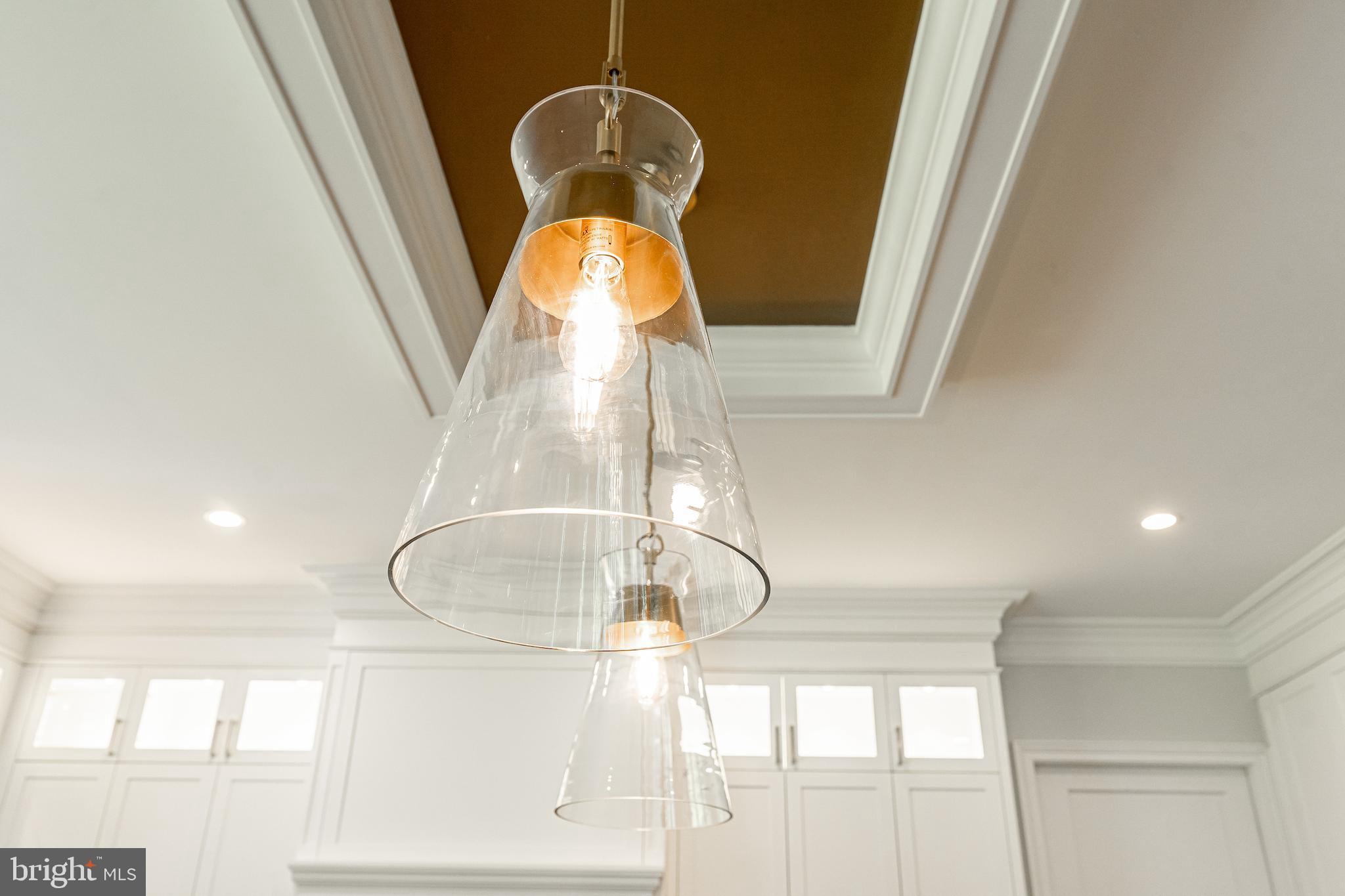 2035 Hunter Mill Road Vienna, VA 22181 - Photo 14 of 123