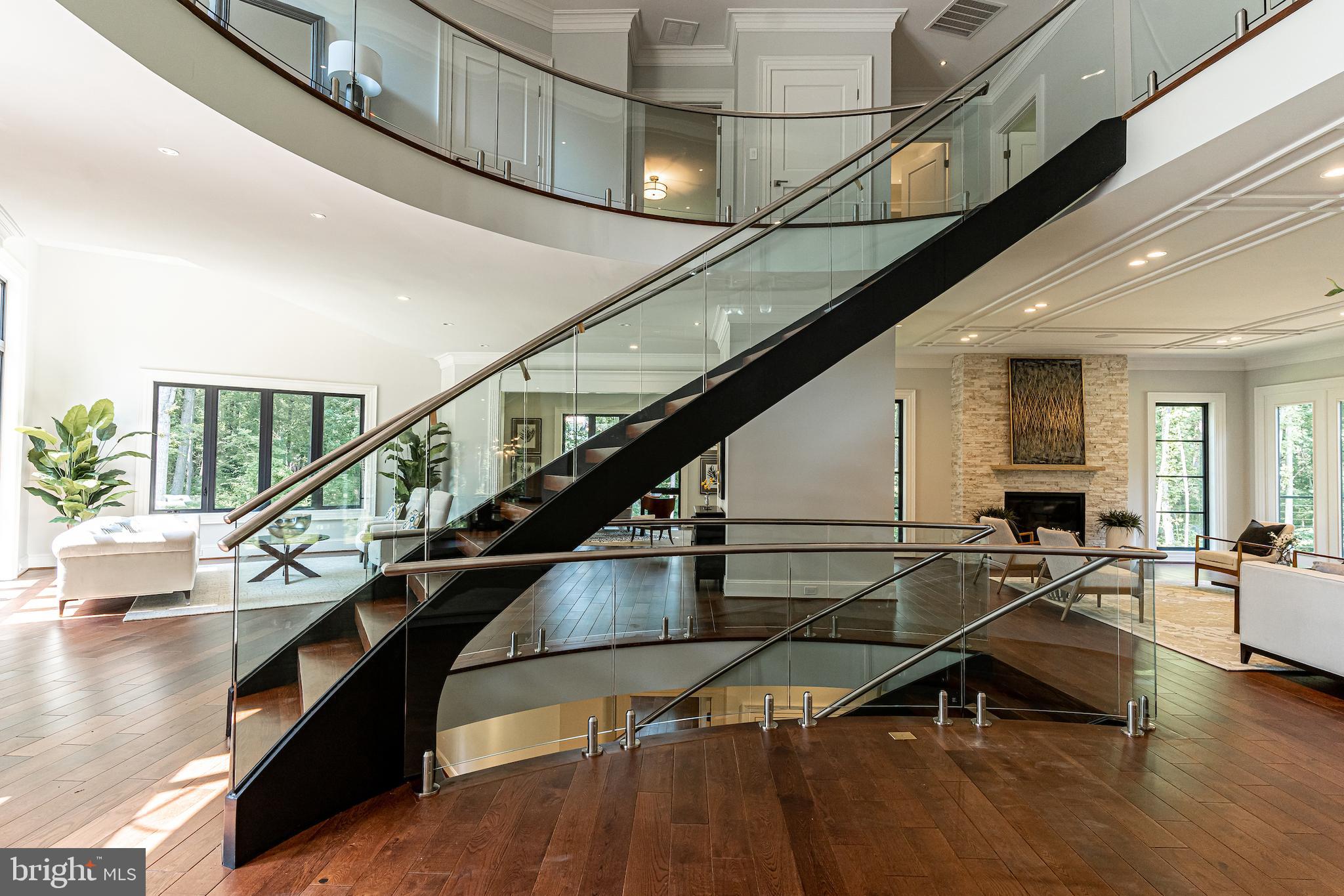 2035 Hunter Mill Road Vienna, VA 22181 - Photo 3 of 123