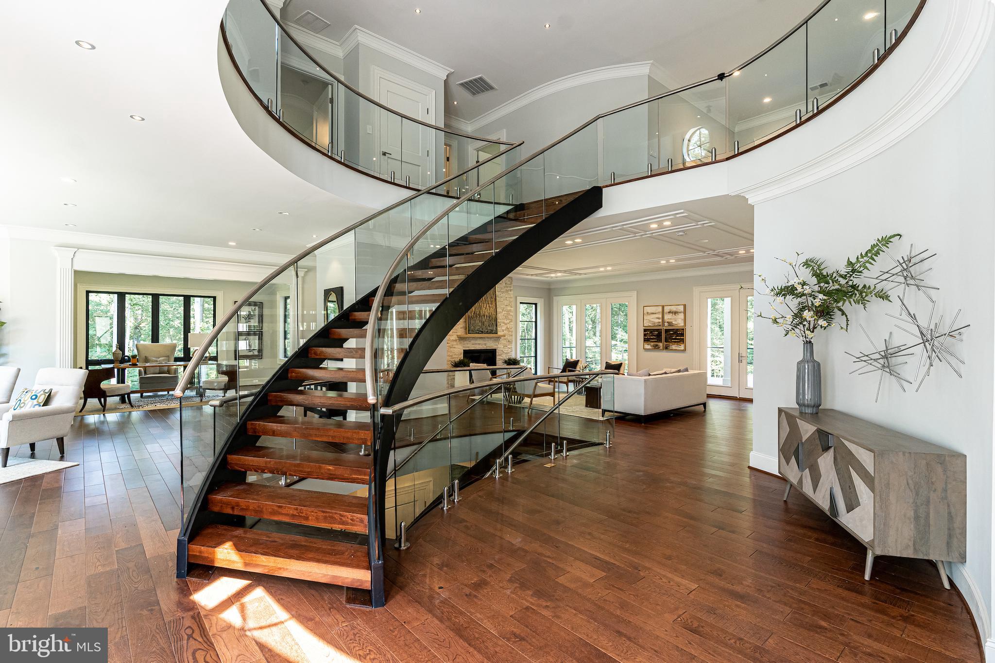 2035 Hunter Mill Road Vienna, VA 22181 - Photo 4 of 123