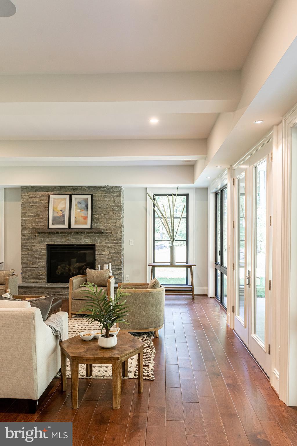 2035 Hunter Mill Road Vienna, VA 22181 - Photo 44 of 123