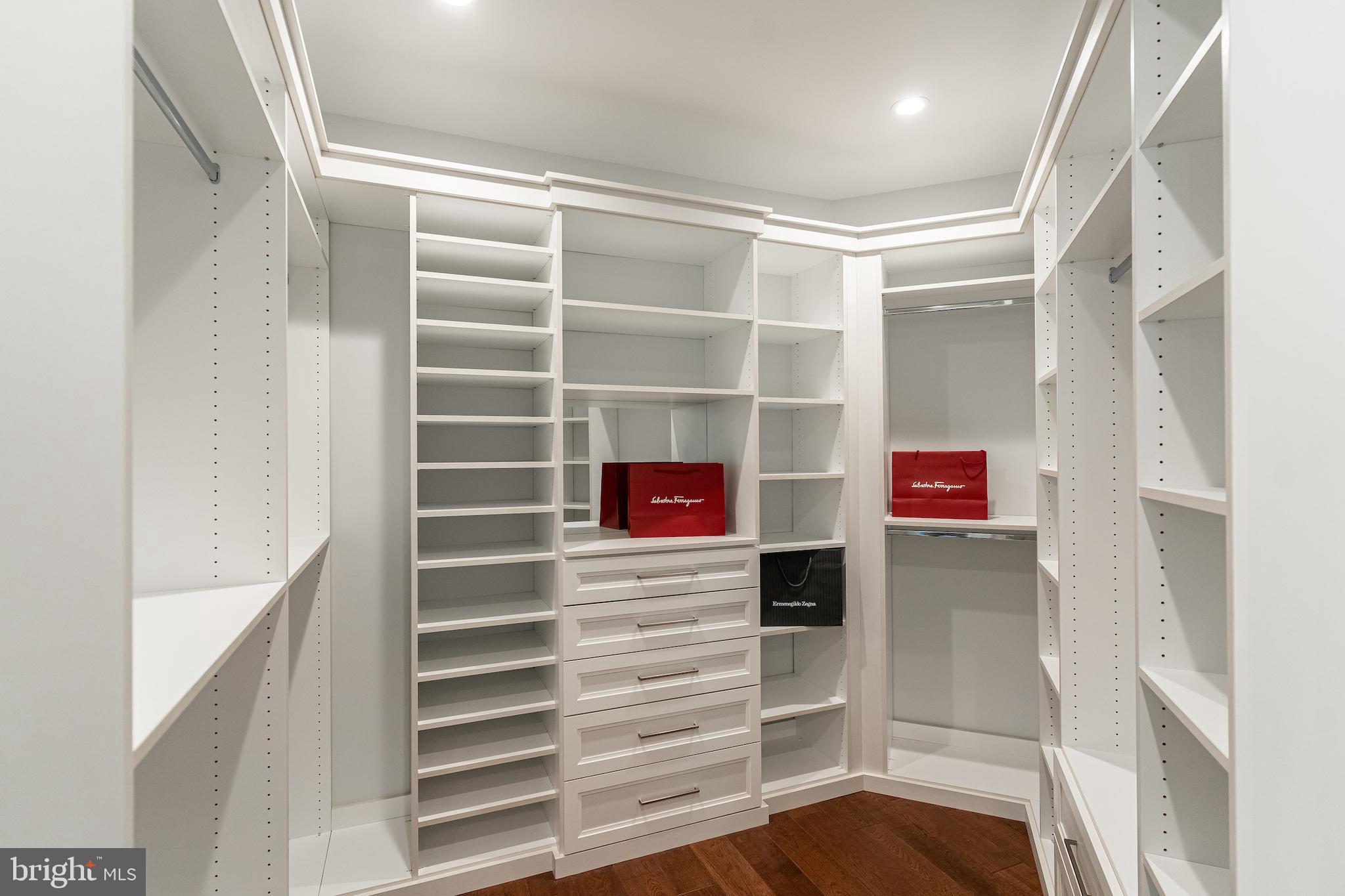 2035 Hunter Mill Road Vienna, VA 22181 - Photo 79 of 123