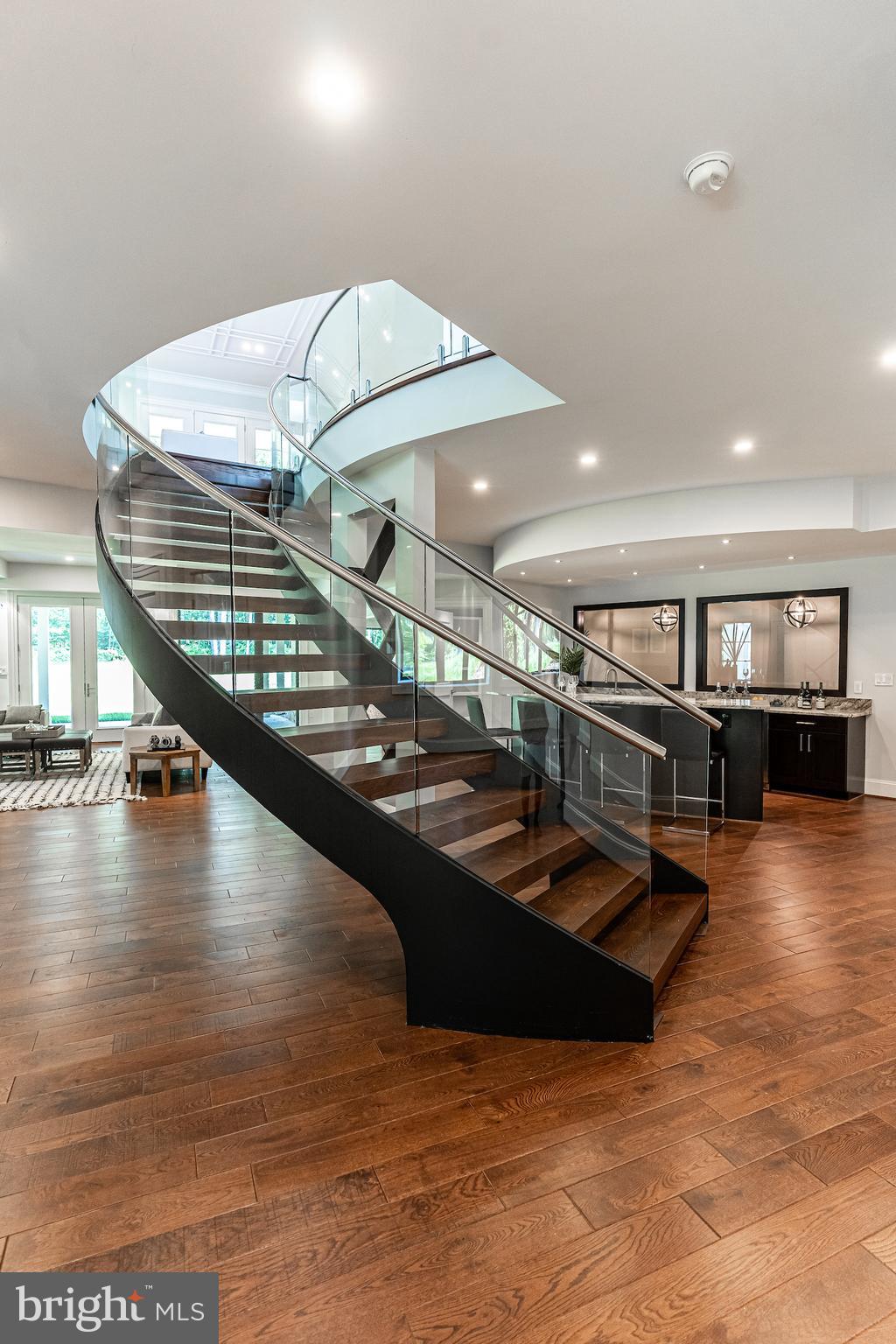 2035 Hunter Mill Road Vienna, VA 22181 - Photo 10 of 123