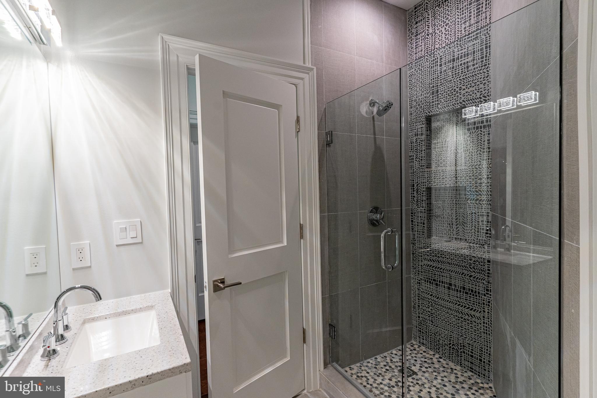 2035 Hunter Mill Road Vienna, VA 22181 - Photo 100 of 123