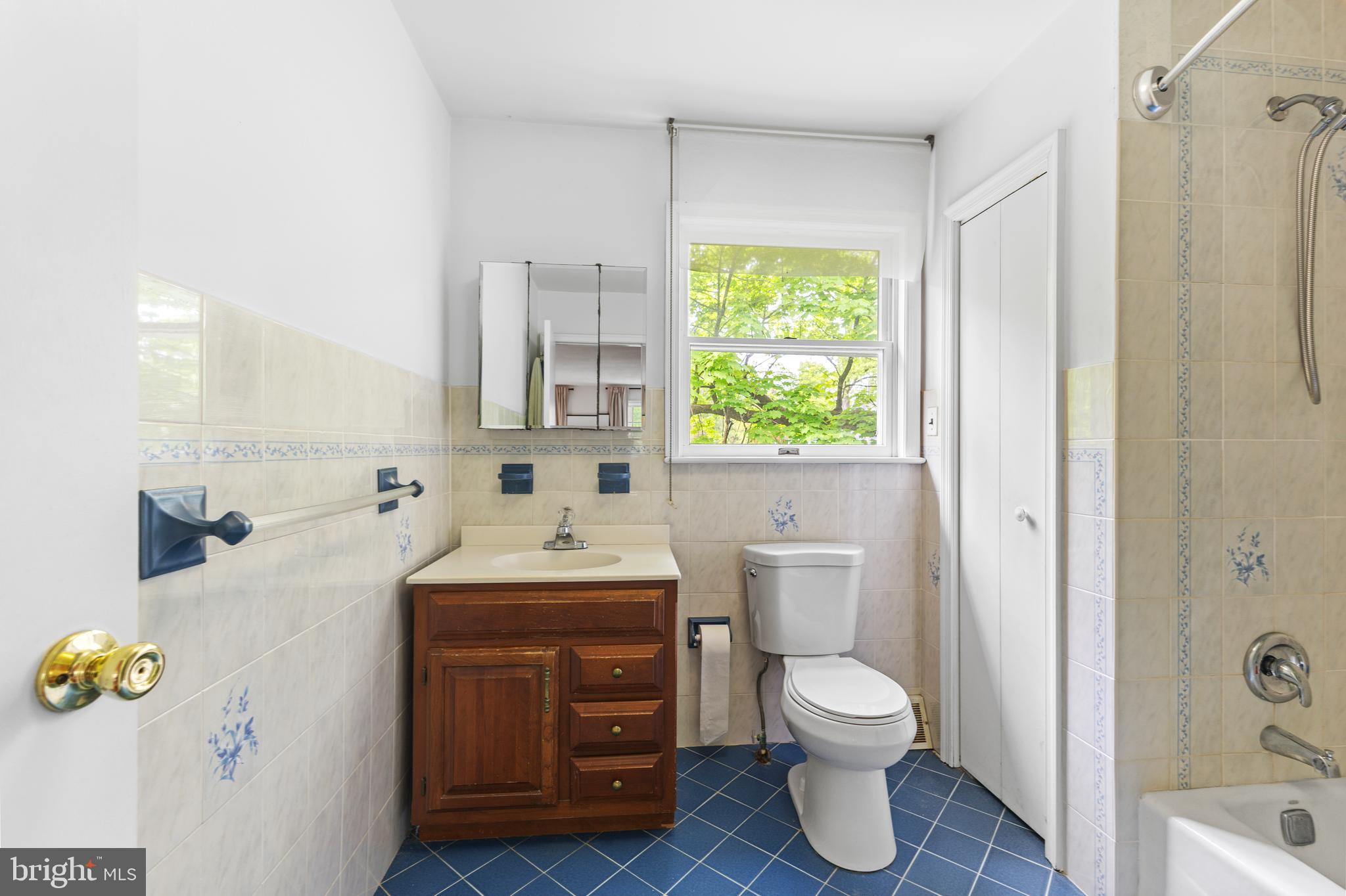642 Coram Road Huntingdon Valley, PA 19006 - Photo 37 of 57