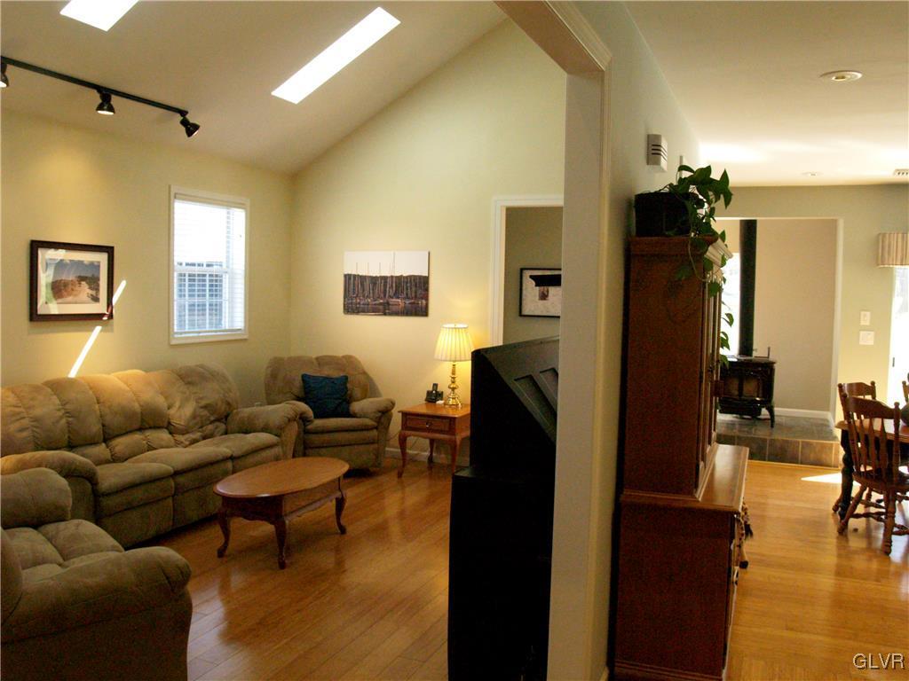 2039 Church Road Allentown, PA 18104 - Photo 10 of 41 Gallery Image 10