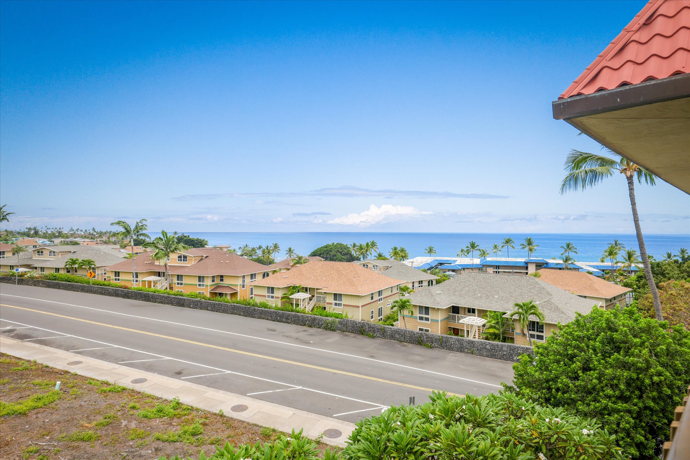 75-5873 Walua Road, Unit 312 Kailua-Kona, HI 96740 - Photo 13 of 15 a view of a city