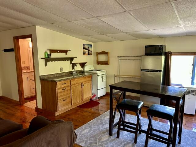 60 Mt Blue Pond Road Avon, ME 04966 - Photo 17 of 25 Main Suite or apartment