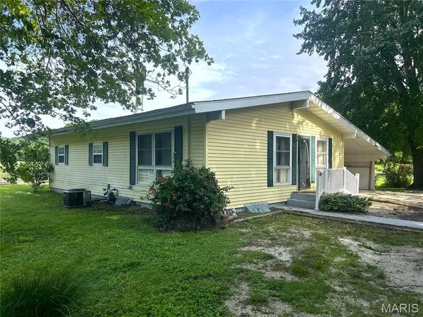 $74,900 | 88 State Street, Eldred, IL 62027