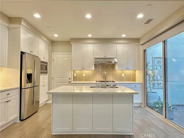 $4,600 | 123 Desert Lotus, Irvine, CA 92618