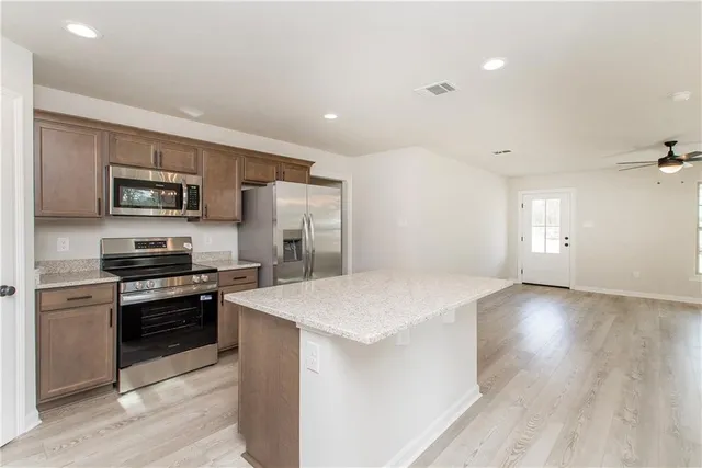 $1,700 | 24134 John McKigney Road, Springfield, LA 70462