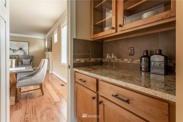 $1,418,000 | 16550 Southeast 61st Place, Bellevue, WA 98006