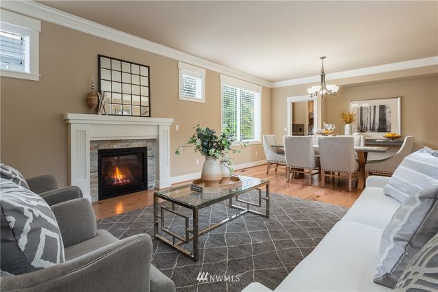 $1,418,000 | 16550 Southeast 61st Place, Bellevue, WA 98006