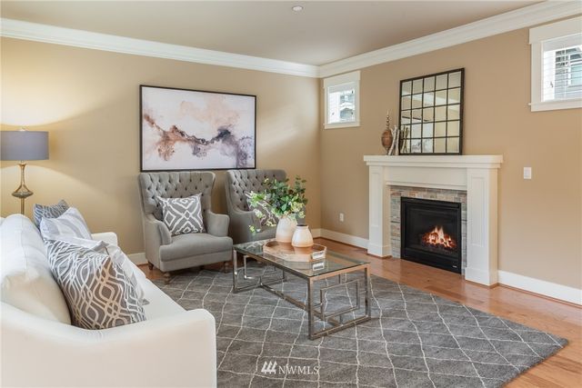 $1,418,000 | 16550 Southeast 61st Place, Bellevue, WA 98006