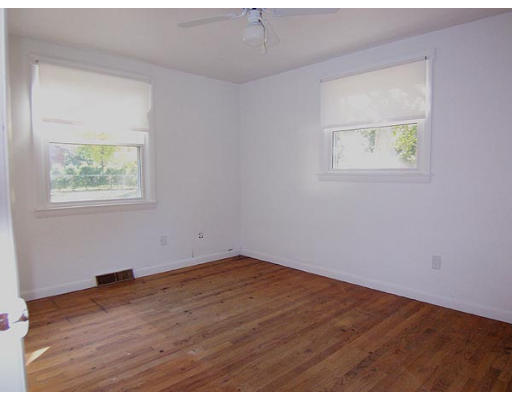 75 Berard Circle Springfield, MA 01128 - Photo 6 of 11