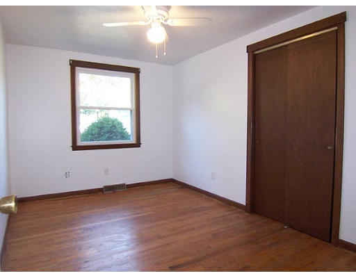75 Berard Circle Springfield, MA 01128 - Photo 7 of 11