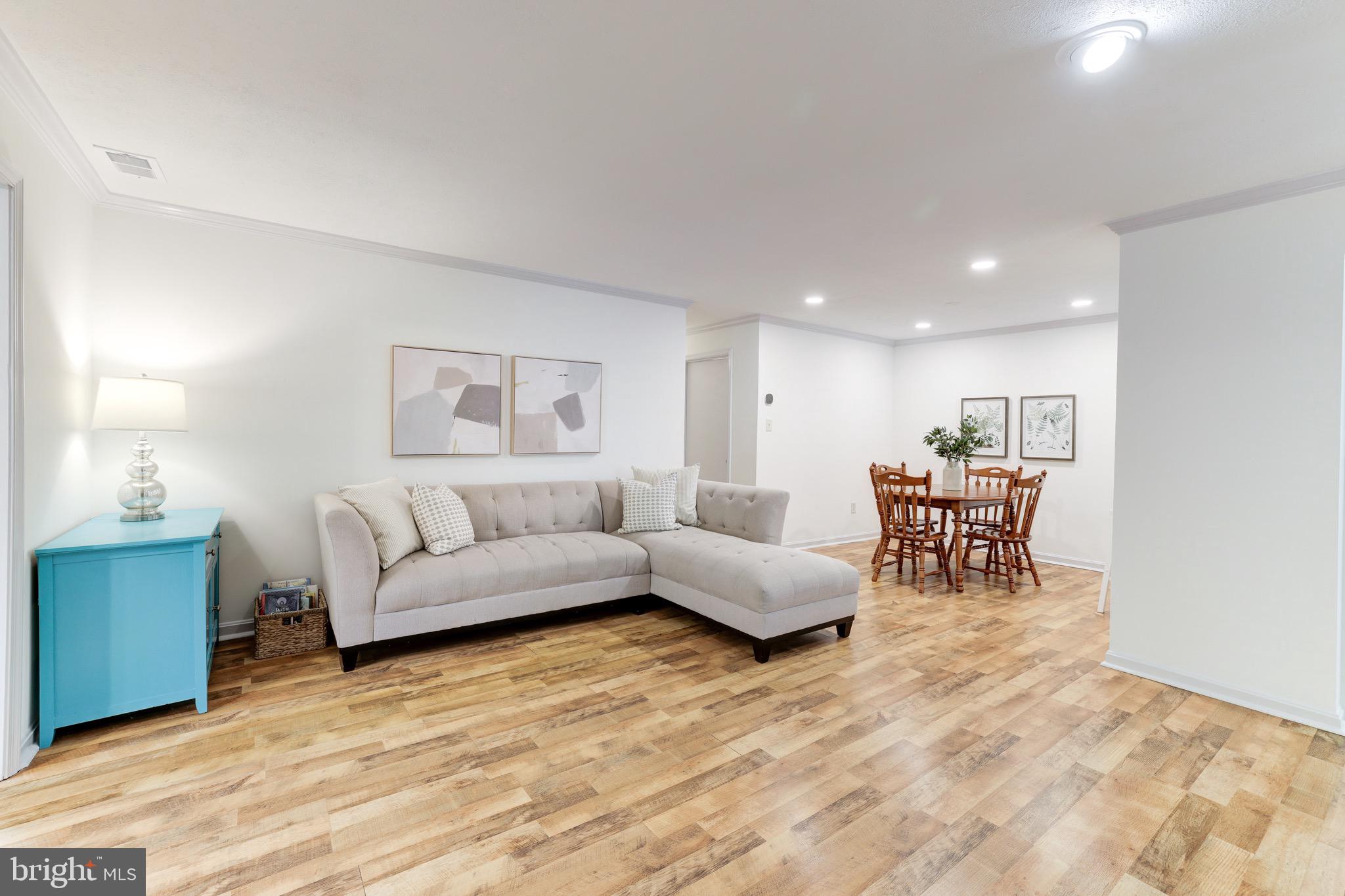 10098 Oakton Terrace Road Oakton, VA 22124 - Photo 13 of 36 Gallery Image 13