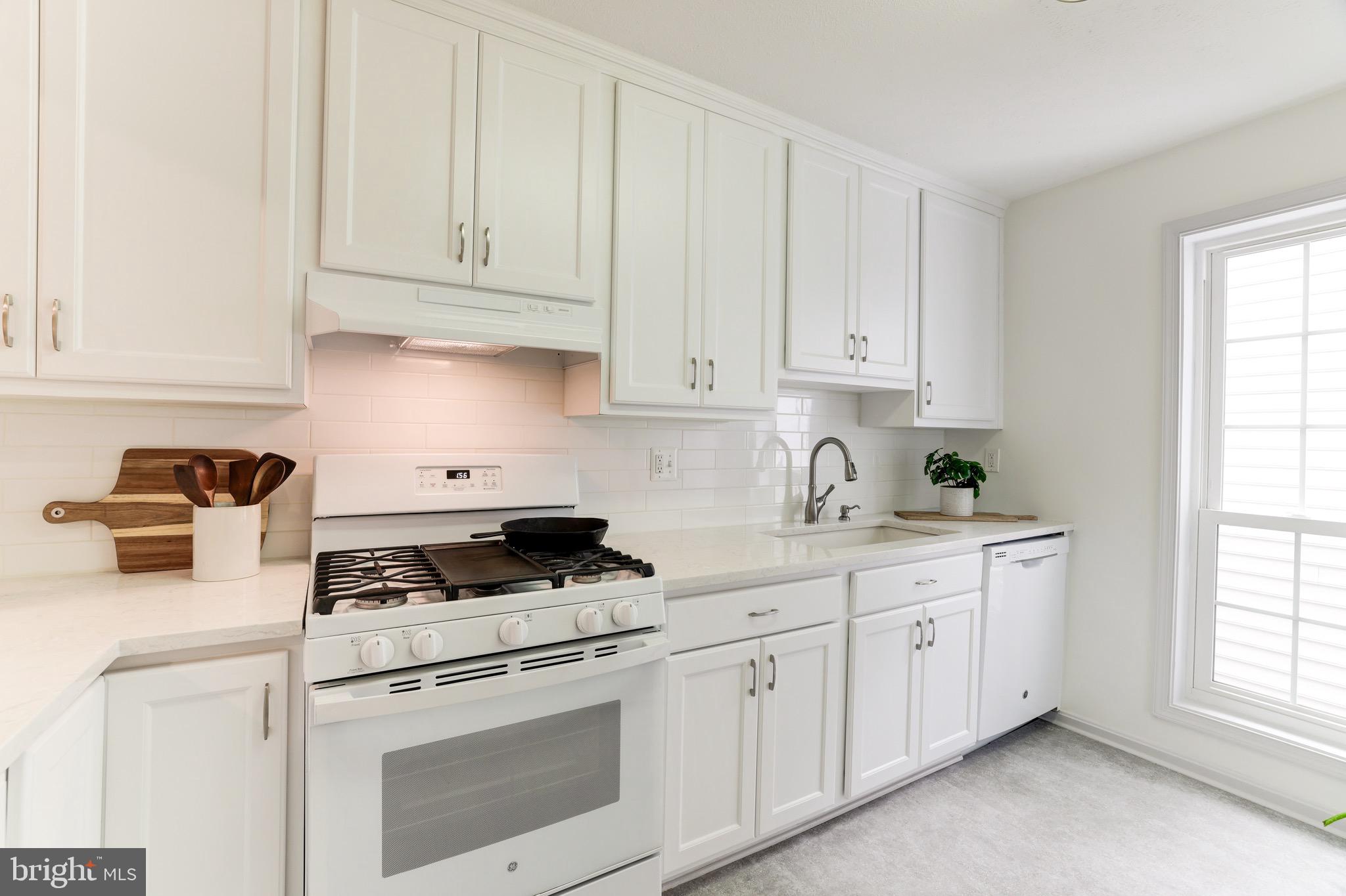 10098 Oakton Terrace Road Oakton, VA 22124 - Photo 17 of 36 Gallery Image 17