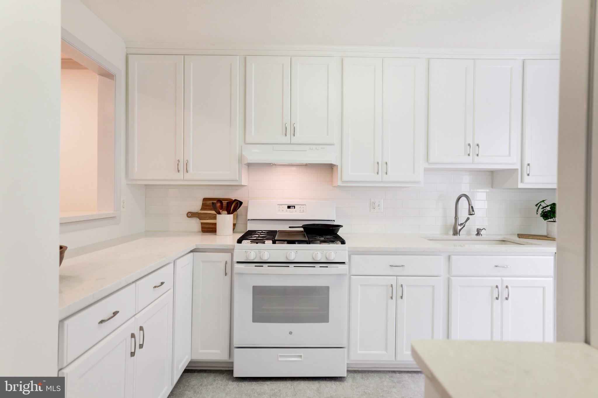 10098 Oakton Terrace Road Oakton, VA 22124 - Photo 18 of 36 Gallery Image 18