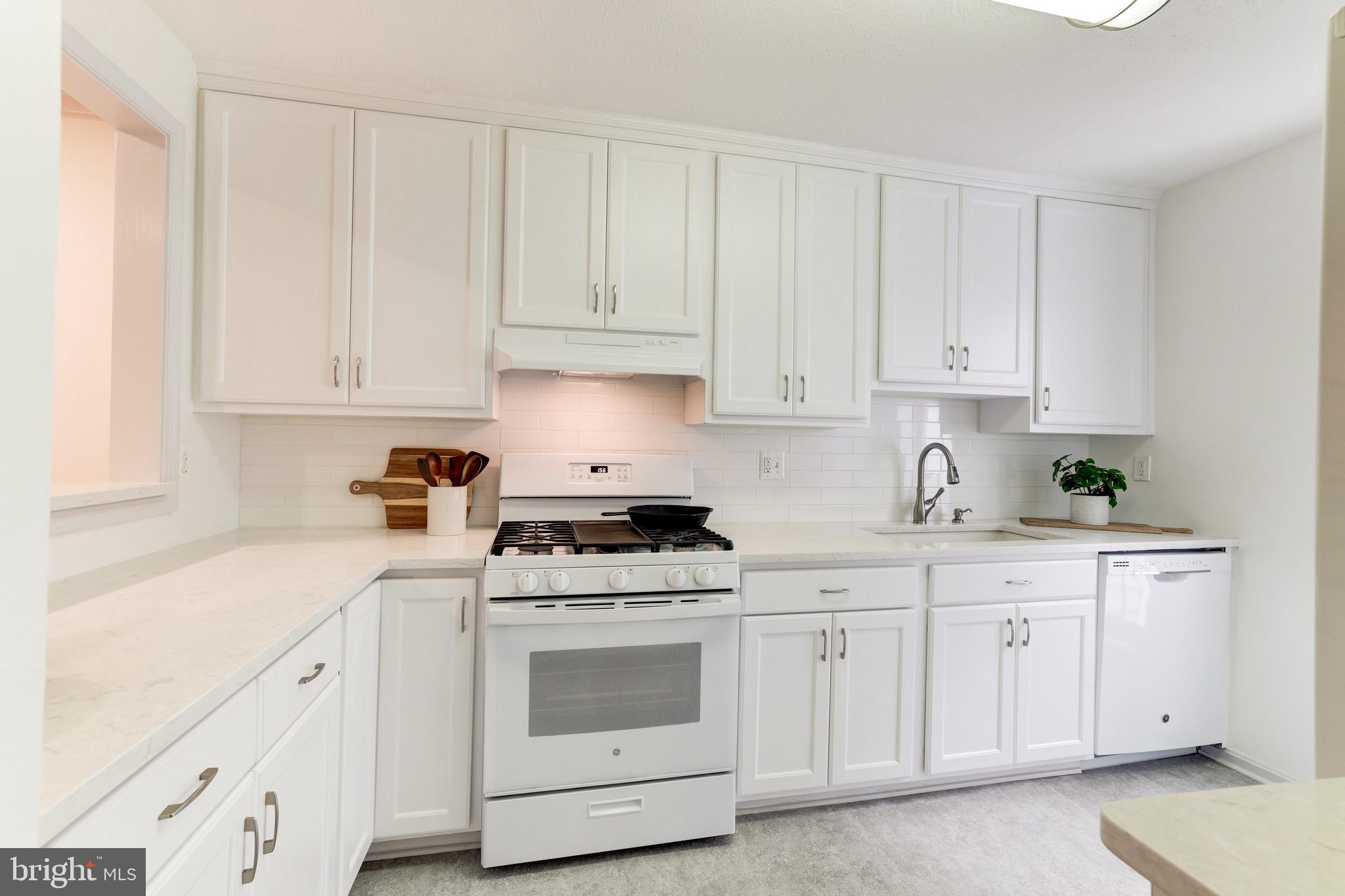 10098 Oakton Terrace Road Oakton, VA 22124 - Photo 19 of 36 Gallery Image 19